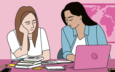 Två tjejer sitter vid ett bord i ett klassrum och pluggar tillsammans. Illustration.